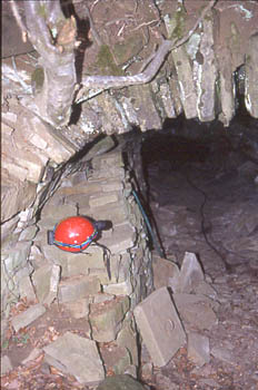 Alte Stollen des Wetzsteinabbaues am Sonntagberg